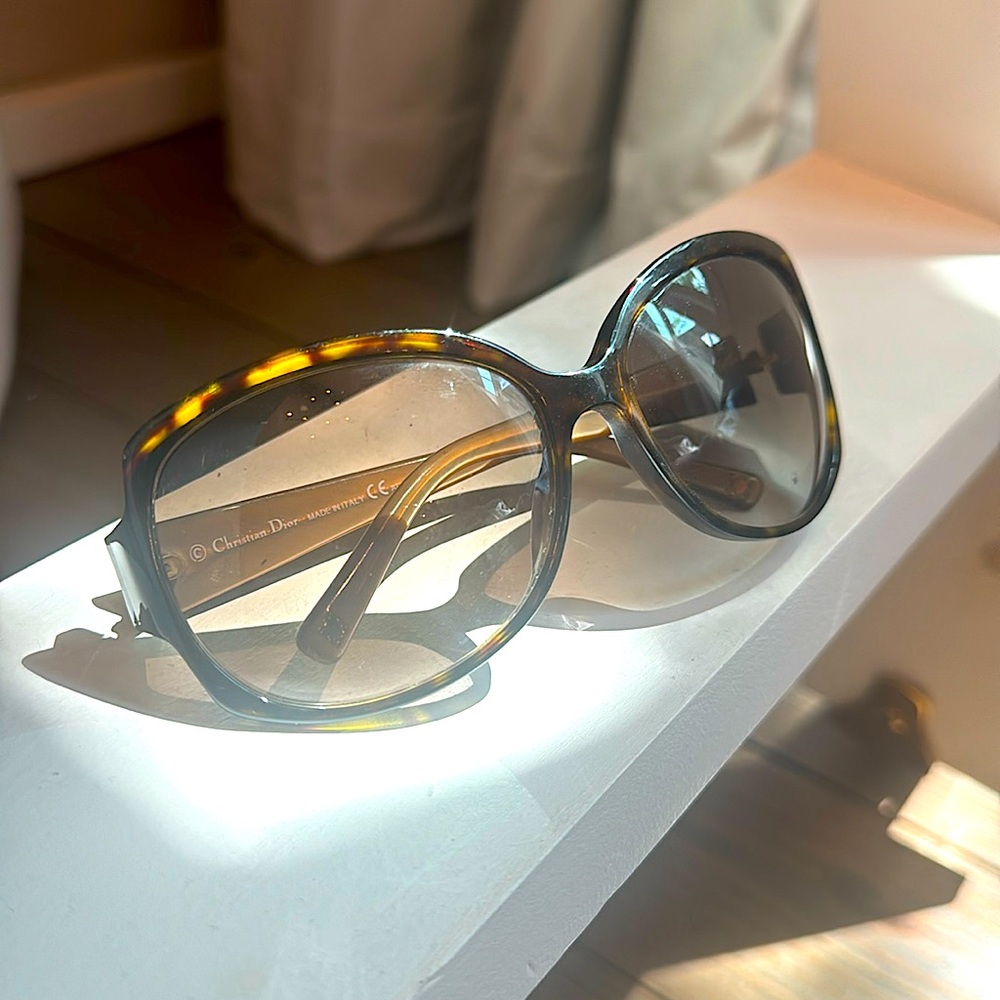 Dior shades